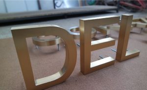 LETRAS EN BRONCE - NUMEROS EN BRONCE - LOGOS EN BRONCE